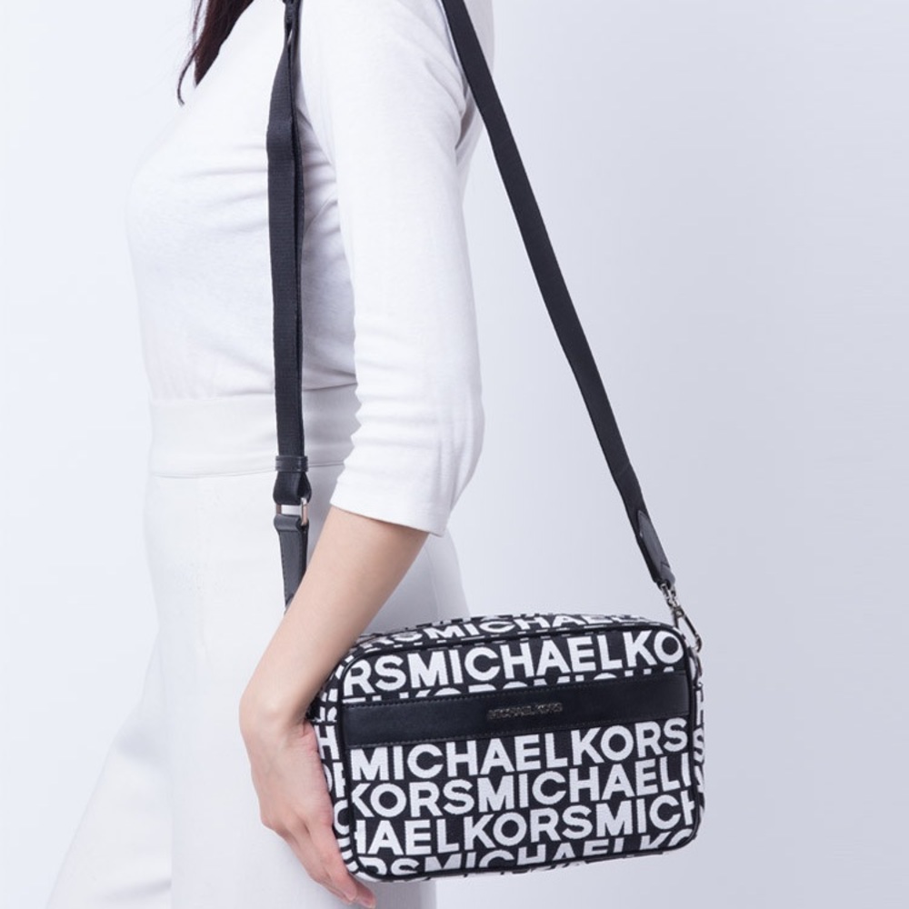 SOLD! NWT Michael Kors Kenly Pocket Crossbody - Picture 1 of 16